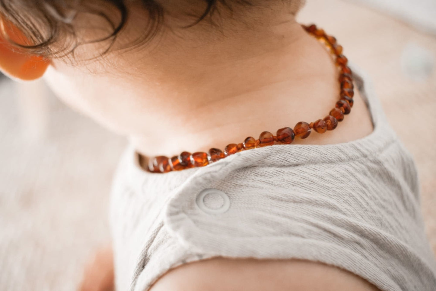 Box Famille: Bracelets D’ambre Parents & Collier Bébé - Cognac Box Ambre et Pierres Naturelles