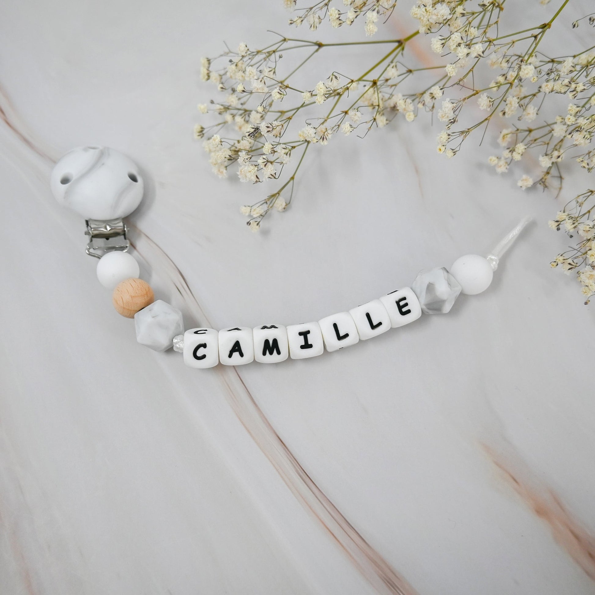 Attache tétine personnalisé avec prénom couleur marbre pour bébé –  IRREVERSIBLE